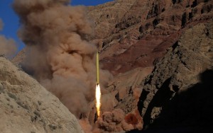 Irã inicia testes de míssel