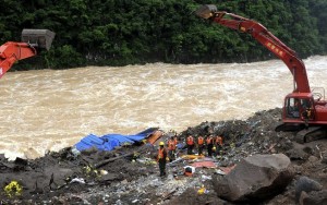 Ao menos 34 morrem em deslizamento de terra em obras de hidrelétrica
