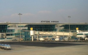 Atentado em aeroporto deixa ao menos dez mortos em Istambul, dizem autoridades