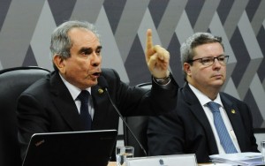 Comissão do impeachment no Senado recua e mantém 15 dias para defesa de Dilma