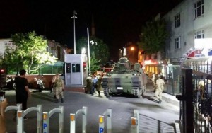 Militares anunciam golpe de Estado na Turquia