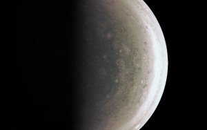 Sonda envia fotos dos polos de Júpiter