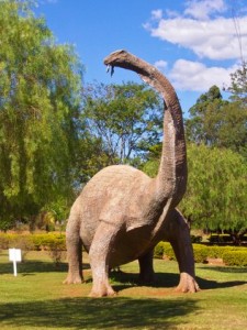 Cientistas anunciam descoberta do maior dinossauro brasileiro em São Paulo 
