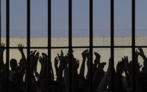 Nenhum agente público foi responsabilizado por 105 casos de tortura em presídios 