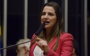 PR confirma a desfiliação da deputada federal Clarissa Garotinho 