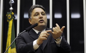 Ex-governador Anthony Garotinho é preso pela Polícia Federal no Rio 