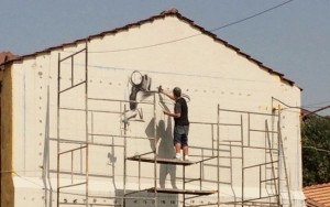Grafiteiros pintam muros de quartéis do Batalhão de Choque da PM 