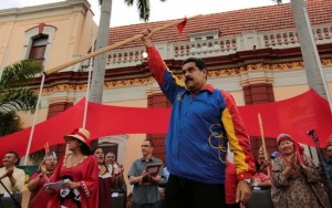 Venezuela aumenta salário mínimo em 50% para "combater inflação"