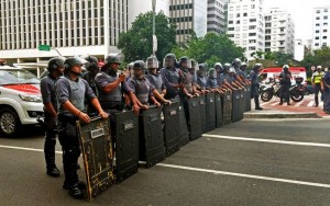 Justiça de São Paulo autoriza PM a utilizar armas não letais em protestos