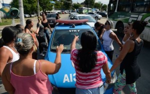 Mulheres de policiais fazem protestos pelo segundo dia no Rio de Janeiro